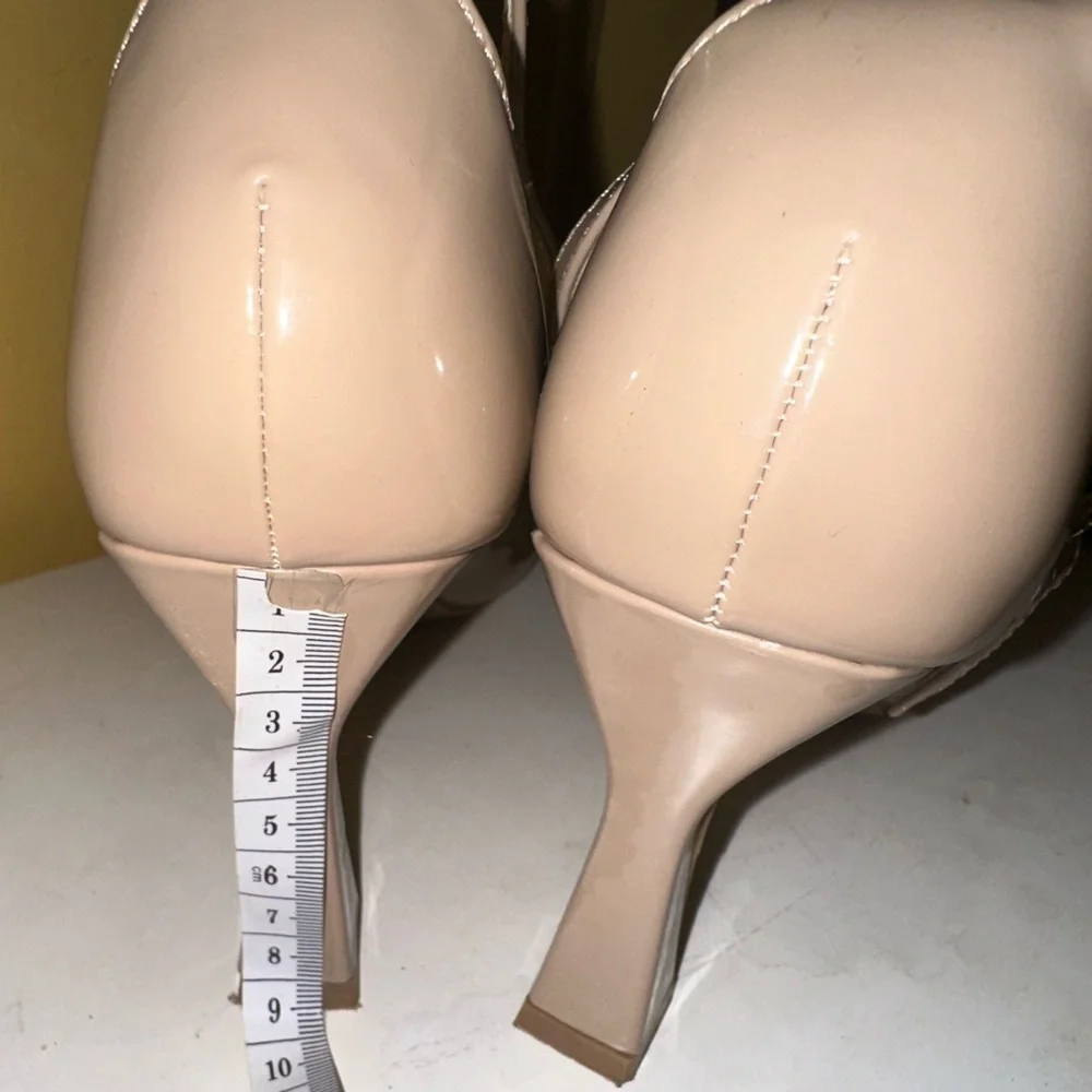 Chinese Laundry Beige Patent Heels.  (#103)
